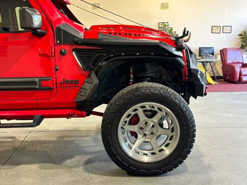 Used 2020 Jeep Gladiator Rubicon w/ LED Lighting Group AWD/4WD image 15