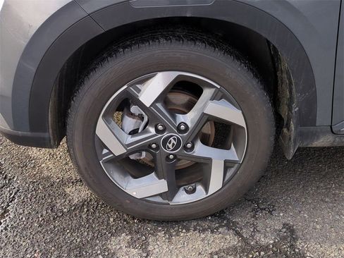 Certified 2025 Hyundai Venue Limited image 9