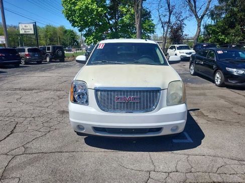 Used 2011 GMC Yukon SLE AWD/4WD image 2