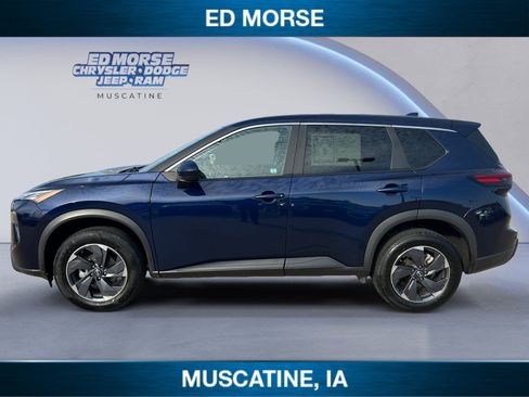 Used 2024 Nissan Rogue SV FWD image 2