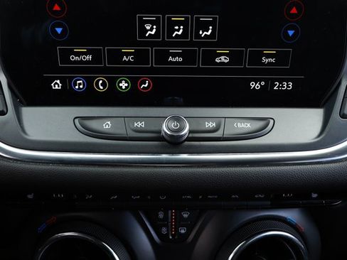 Used 2025 Chevrolet Blazer LT FWD image 18