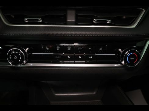 New 2026 Chevrolet Equinox LT AWD/4WD image 15