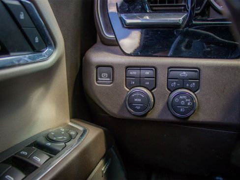Used 2023 Chevrolet Silverado 1500 RST AWD/4WD image 13