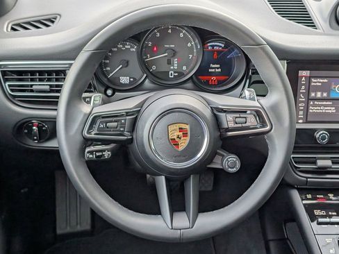 Certified 2025 Porsche Macan image 20