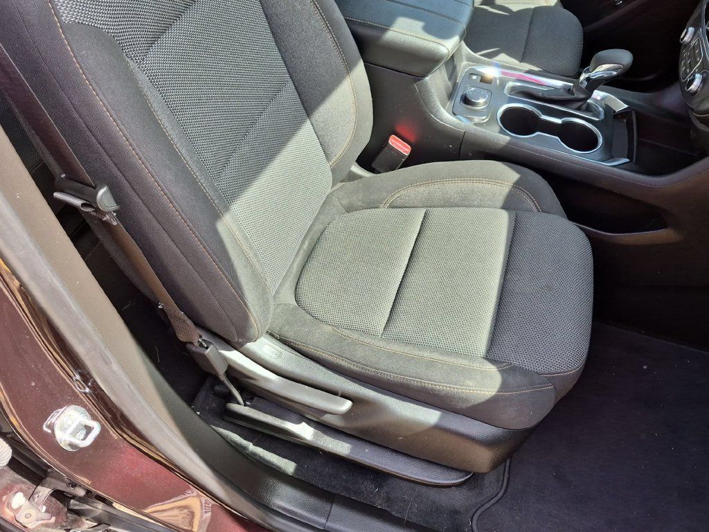 Used 2021 Chevrolet Traverse LT AWD/4WD image 24