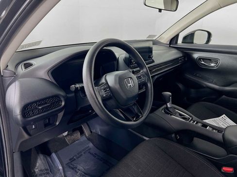 Used 2023 Honda HR-V LX image 9