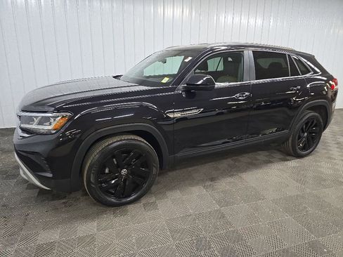 Used 2023 Volkswagen Atlas Cross Sport SE w/ Black Wheel Package FWD image 6