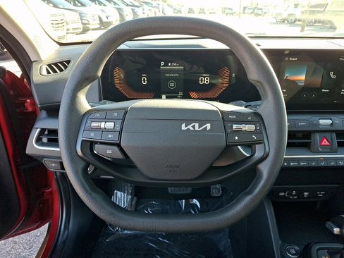 Used 2025 Kia K4 LXS image 18
