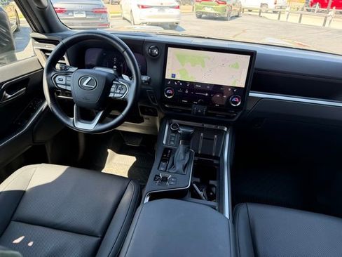 Used 2024 Lexus GX 550 AWD/4WD image 26