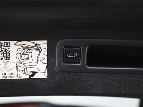 Used 2022 Toyota Highlander Platinum image 19