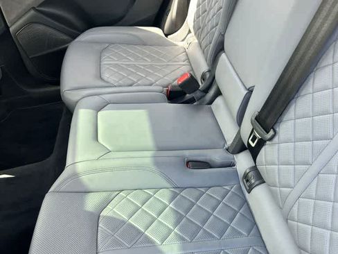 Used 2022 Audi SQ8 Prestige AWD/4WD image 5