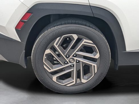 Certified 2025 Hyundai Tucson Limited FWD image 28