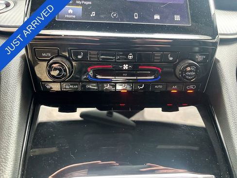 Used 2023 Jeep Grand Cherokee L Laredo AWD/4WD image 18