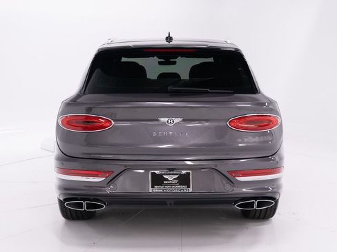 Certified 2022 Bentley Bentayga AWD/4WD image 4