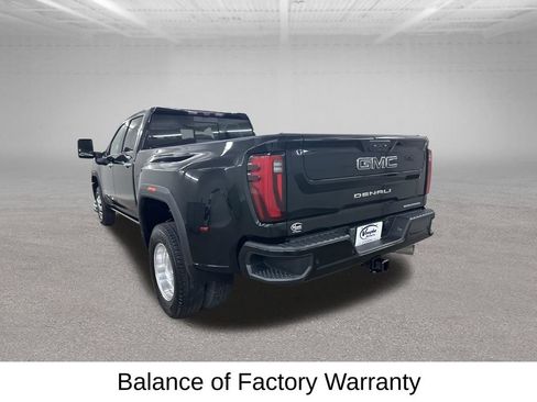Used 2024 GMC Sierra 3500 Denali Ultimate AWD/4WD image 10