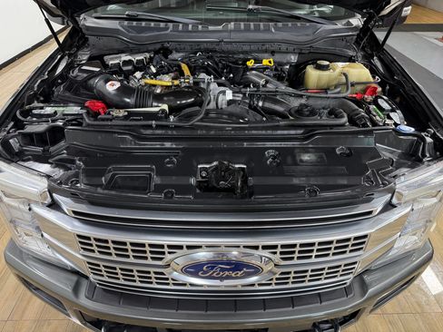 Used 2019 Ford F250 Platinum w/ Platinum Ultimate Package AWD/4WD image 11