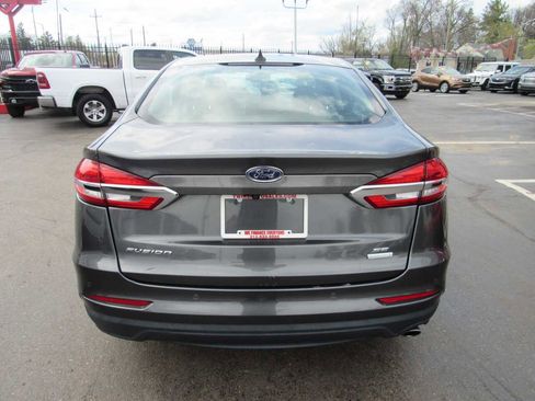 Used 2020 Ford Fusion SE image 6