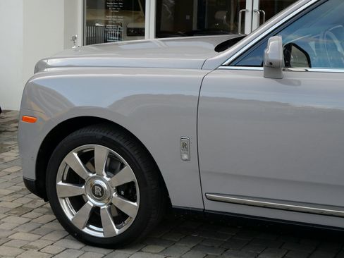 Certified 2024 Rolls-Royce Cullinan AWD/4WD image 13