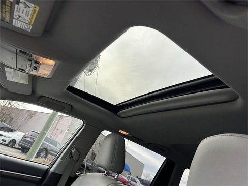 Used 2015 Toyota Highlander Limited image 19