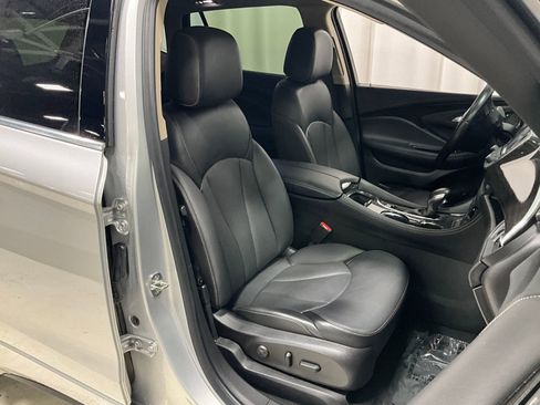Used 2017 Buick Envision Essence image 8