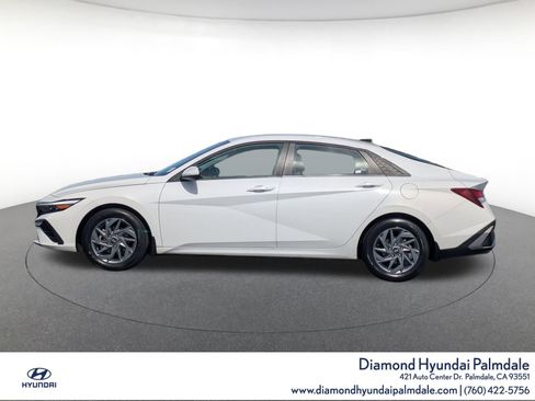 Certified 2024 Hyundai Elantra SEL FWD image 20