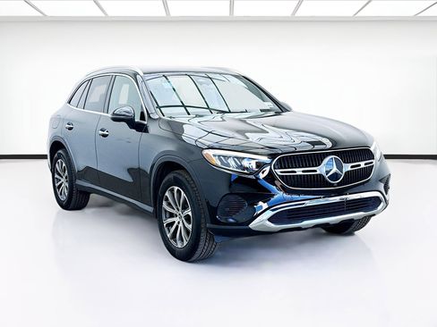 Used 2024 Mercedes-Benz GLC 300 GLC 300 w/ Winter Package image 3