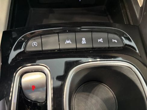 Used 2023 Buick Envision Avenir FWD image 32