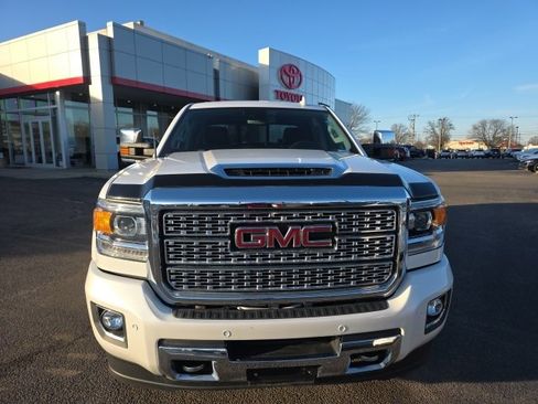 Used 2019 GMC Sierra 2500 Denali w/ Duramax Plus Package image 3