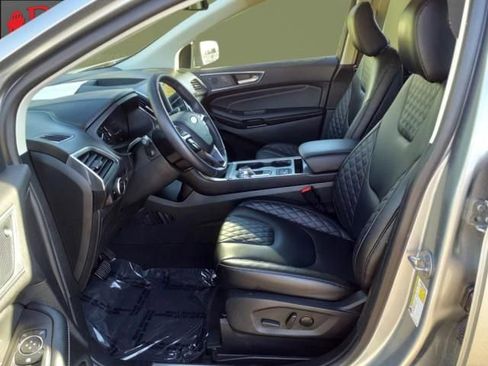 Used 2024 Ford Edge Titanium image 5