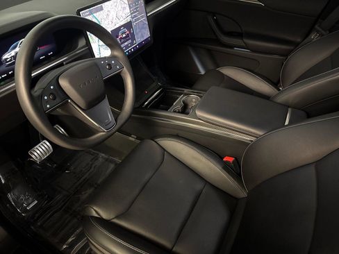 Used 2024 Tesla Model X Plaid image 9