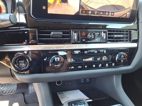 New 2026 Nissan Pathfinder SL AWD/4WD image 13