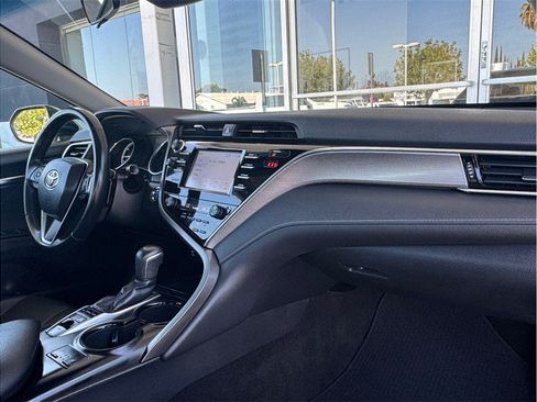 Used 2018 Toyota Camry SE FWD image 21