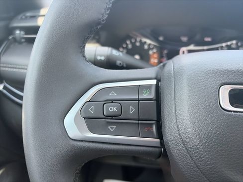 Used 2024 Jeep Compass Latitude w/ Convenience Group AWD/4WD image 20