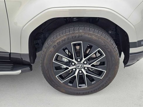 Used 2024 Lexus GX 550 Premium+ w/ Accessory Package (2T) image 9