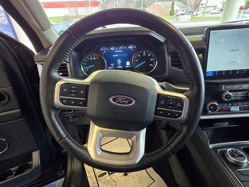 Used 2024 Ford Expedition XLT image 14
