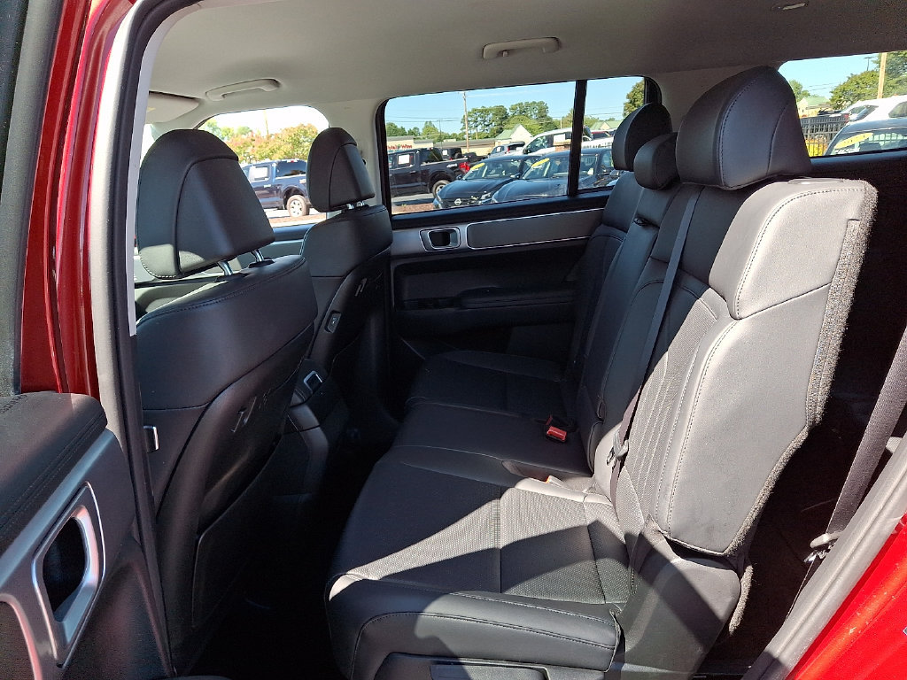 Used 2025 Hyundai Santa Fe SEL AWD/4WD image 10