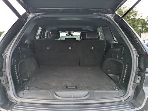 Used 2020 Jeep Grand Cherokee Altitude RWD image 14