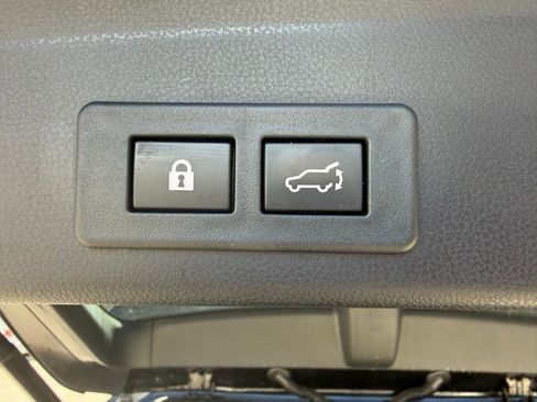 Used 2023 Subaru Ascent Touring AWD/4WD image 33