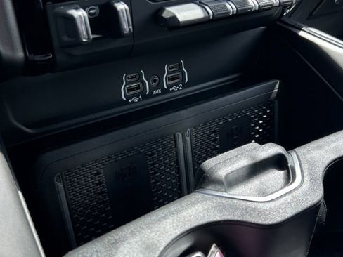 New 2026 RAM 2500 Laramie AWD/4WD image 41