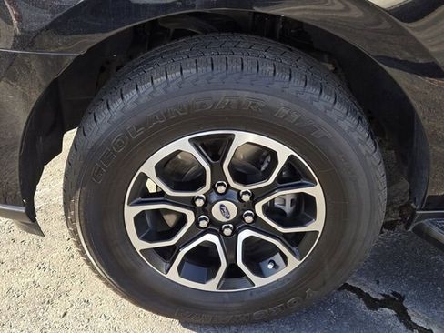 Certified 2024 Ford Expedition Max XLT image 9