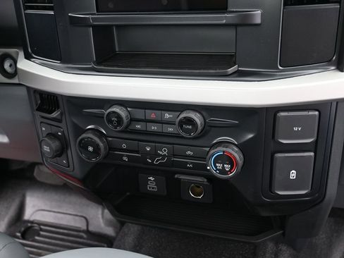 New 2026 Ford F550 4x4 Regular Cab Super Duty image 25
