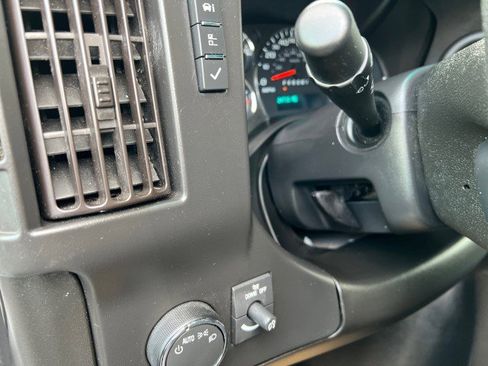 Used 2022 Chevrolet Express 2500 w/ Driver Convenience Package image 17
