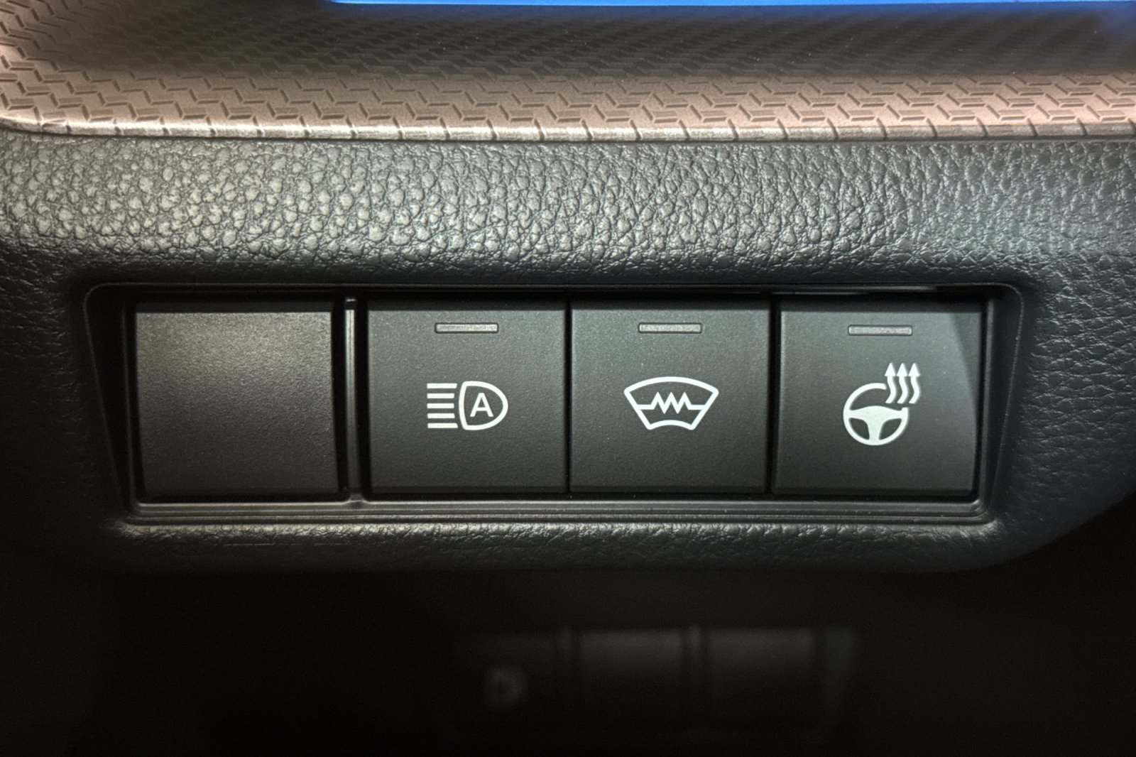 New 2027 Toyota Prius XLE FWD image 29