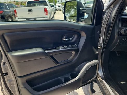 Used 2023 Nissan Titan SV w/ SV Convenience Package AWD/4WD image 16