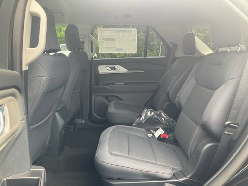 New 2026 Ford Explorer Active RWD image 13