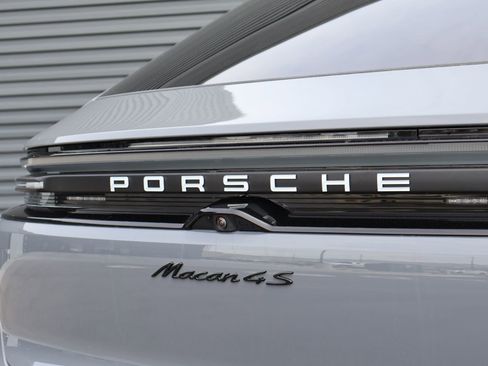 New 2026 Porsche Macan 4S Electric AWD/4WD image 29