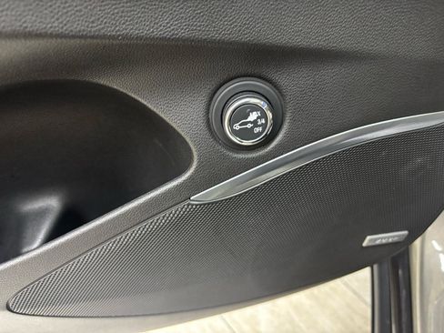 Used 2018 Buick Enclave Avenir w/ Avenir Technology Package FWD image 28