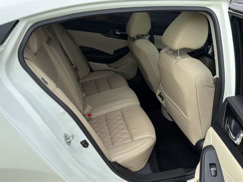 Used 2023 Nissan Maxima Platinum w/ Sport Mat Group FWD image 13