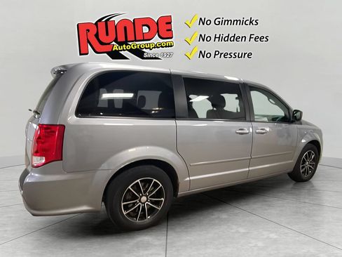 Used 2015 Dodge Grand Caravan SE w/ Quick Order Package 29E SE FWD image 9