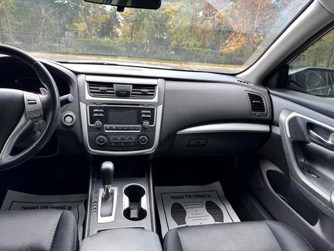 Used 2017 Nissan Altima 2.5 SR w/ Midnight Edition Package image 40